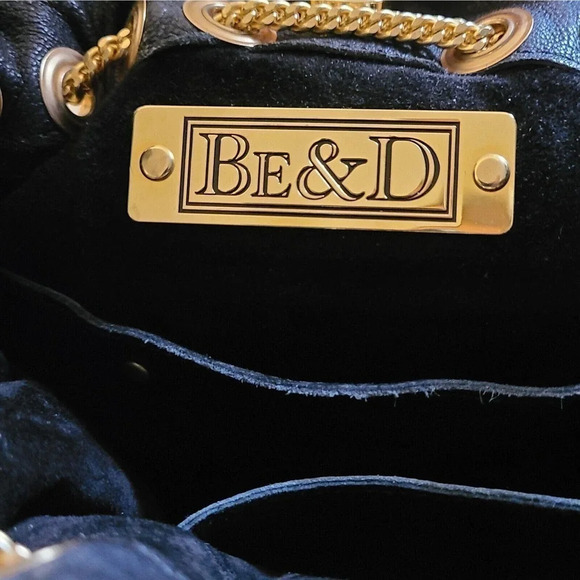 WOMEN'S Be & D HOBO SHOULDER BAG BLACK LEATHER WITH RUFFLES AND CHAIN MADE USA - Picture 9 of 9